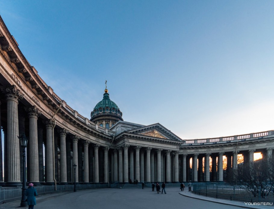Колоннада Казанского собора в Санкт-Петербурге