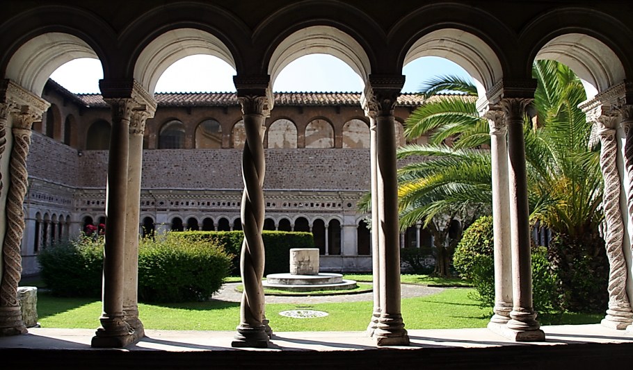 Архитектура арка колоннада