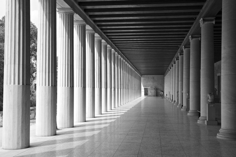 Колоннада древней Греции