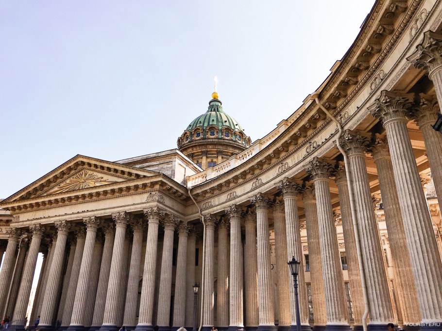 Колоннада Казанского собора в Санкт-Петербурге