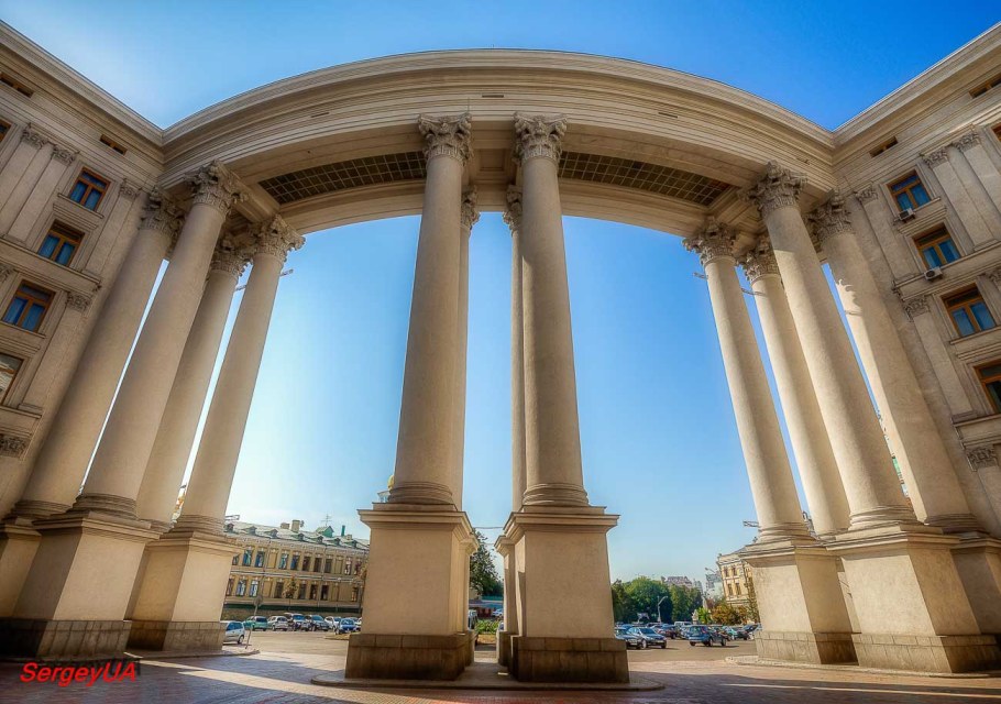 Ионический ордер в архитектуре Москвы