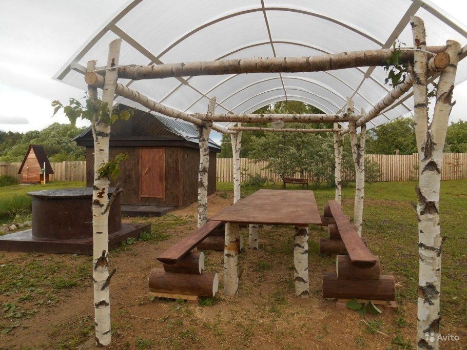 Простая пергола на даче