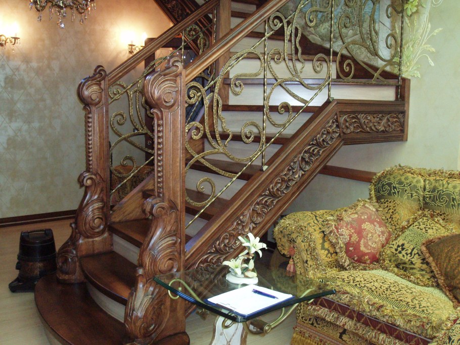 Резные деревянные лестницы