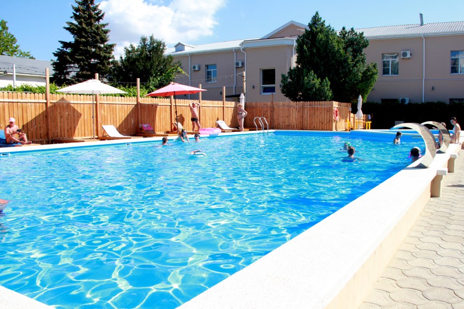 Золотая бухта Анапа бассейн