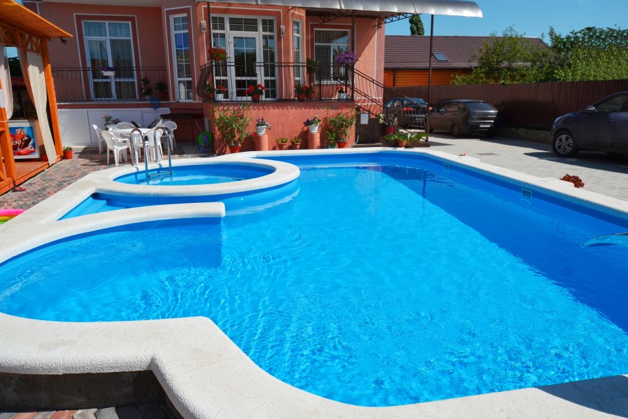 Базы отдыха с бассейном с подогревом