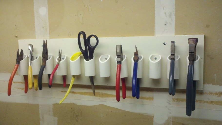 Перфорированные панели для гаража