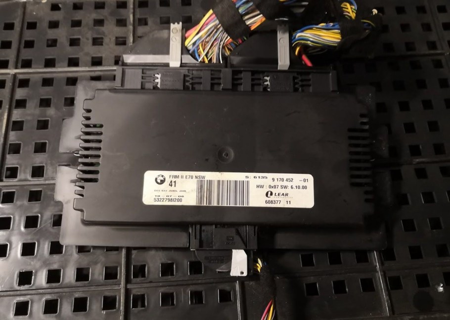 Блок frm BMW x1 e84