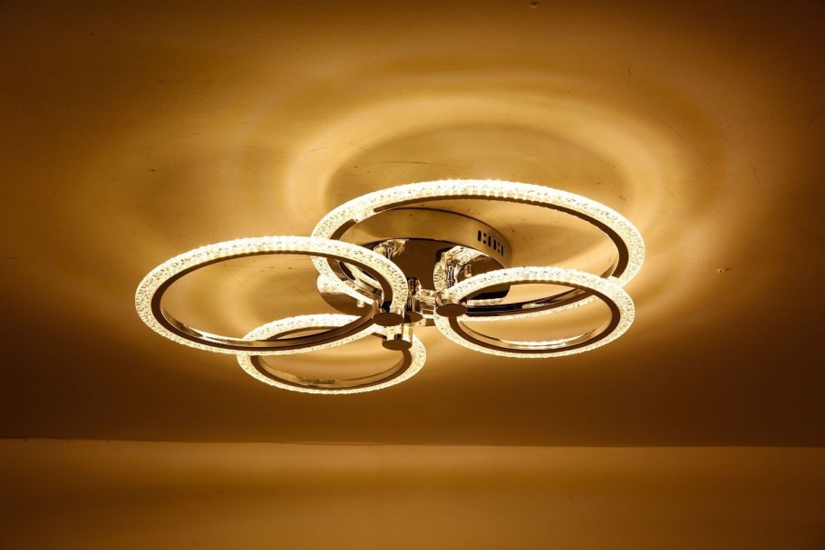 Люстра светодиодная ЭКОНОМСВЕТ 60515/4cr 121вт