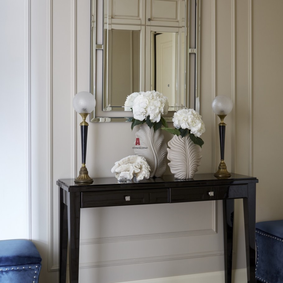 Консоль Неоклассика классика