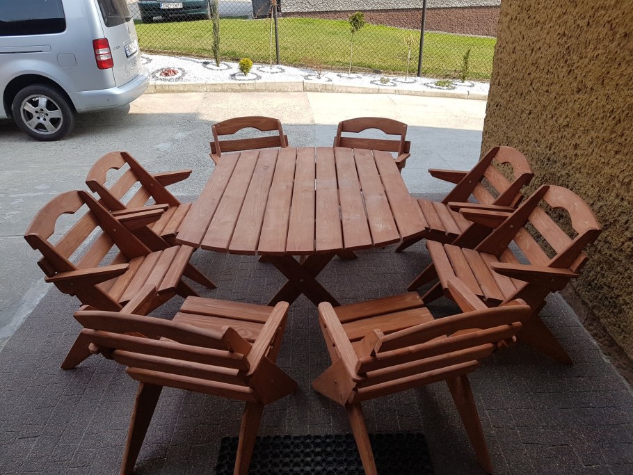 Стол в беседку из дерева