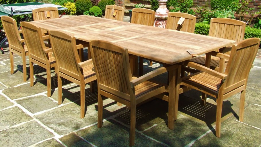 Стол уличный деревянный