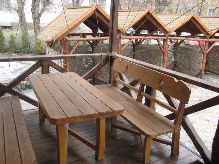 Дубовый стол в беседку