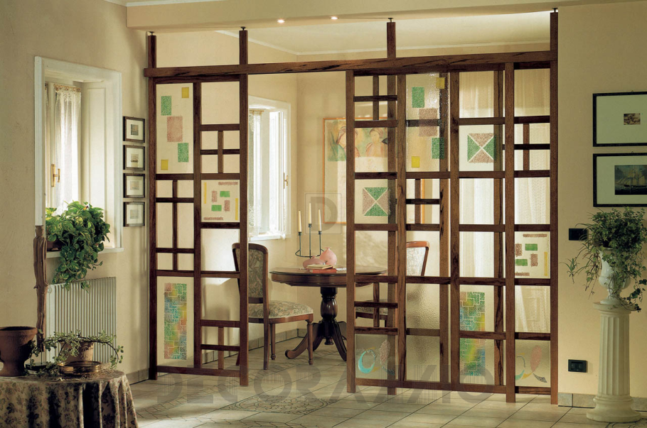 Деревянные перегородки в гостиной