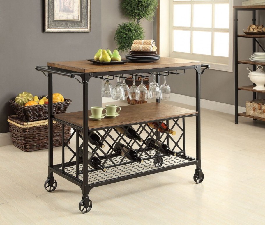 Столик на колесах