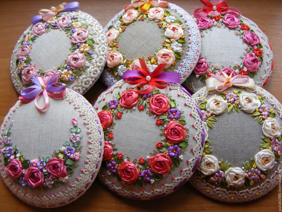 Игольницы вышитые лентами