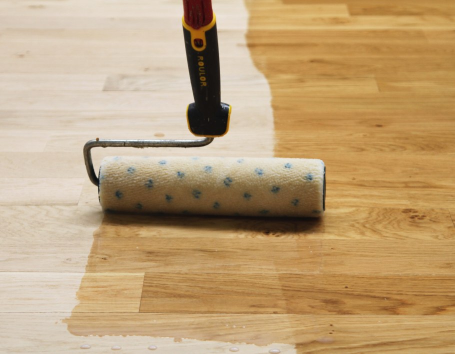 Покраска стен водоэмульсионной краской