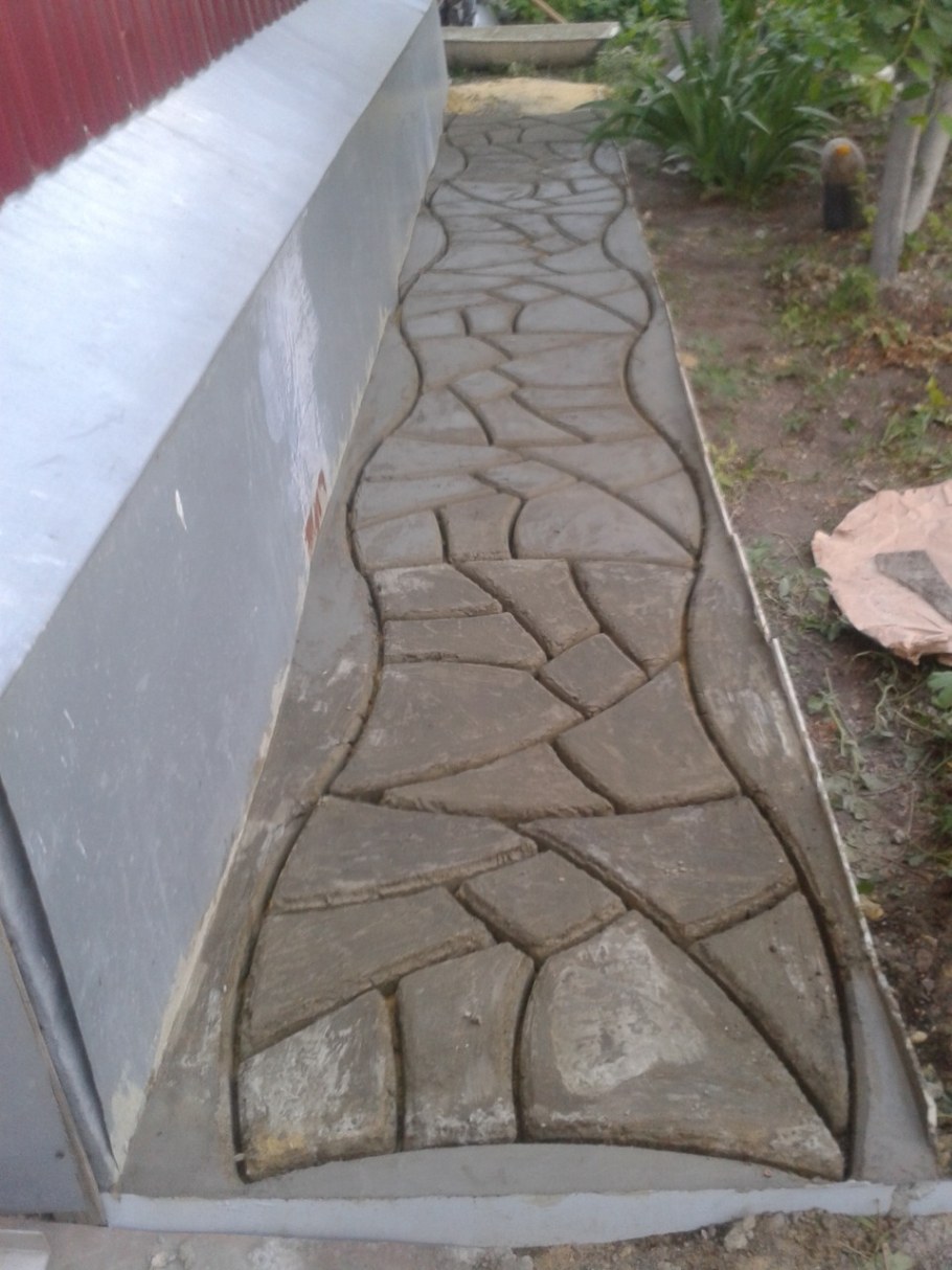 Подушки цементные для сада