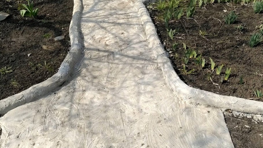 Форма для заливки садовой дорожки