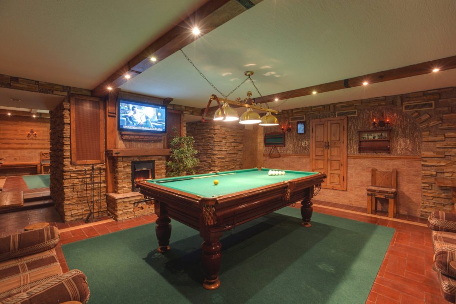 Бильярдный зал русская пирамида