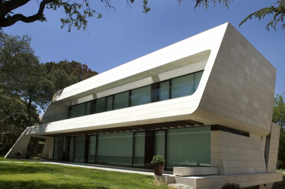 Здания из мрамора