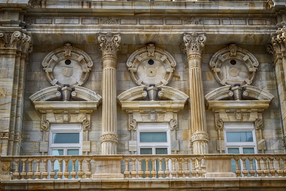 Мрамор в архитектуре СПБ