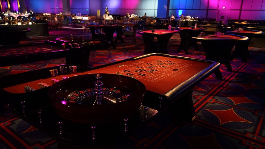 Стол из казино