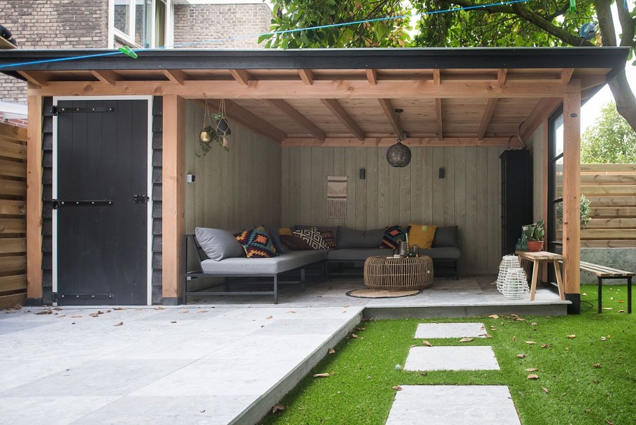 Хозпостройка с навесом