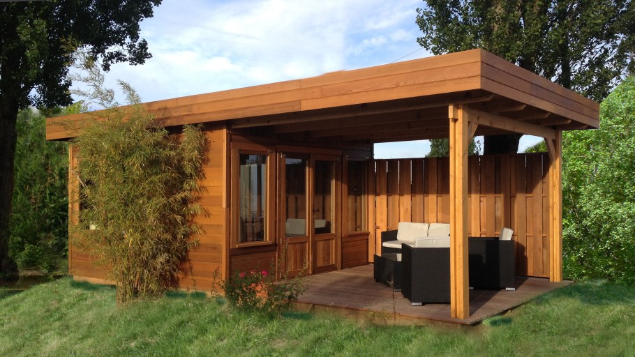 Сарай с террасой