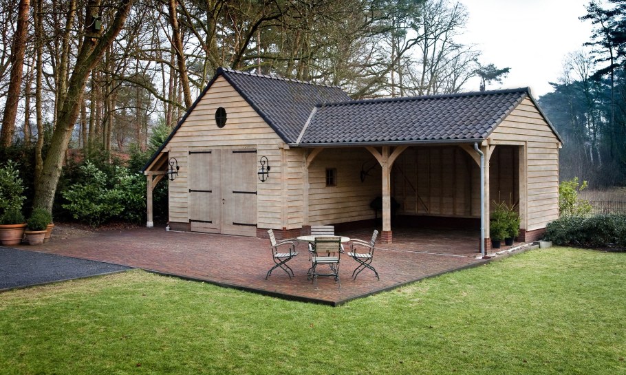 Беседка с сараем под одной крышей