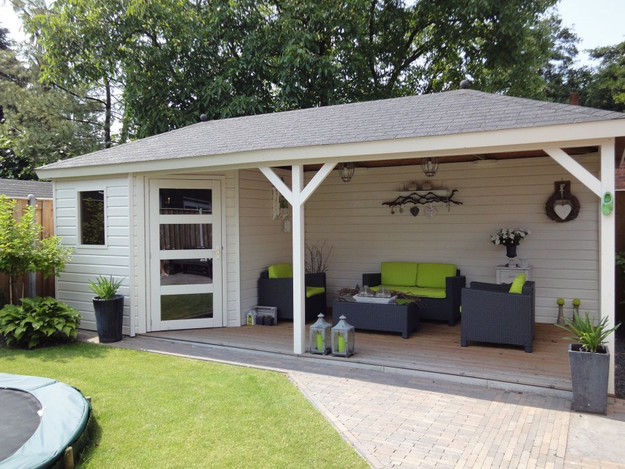 Дачная беседка с хозблоком