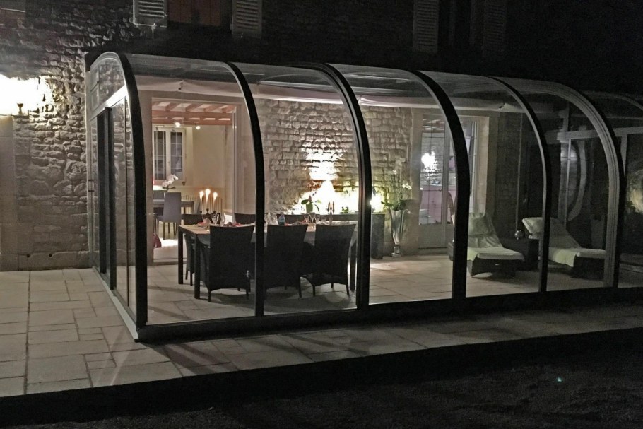 Стены из поликарбоната на веранде