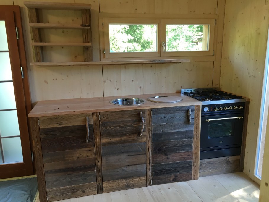 Кухня СКАЙДА 1 из массива сосны