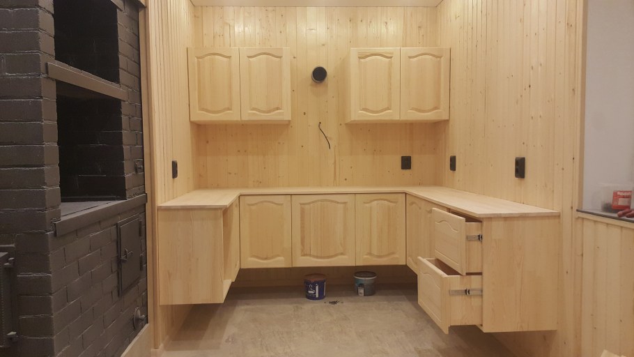 Деревянные кухни для дачи