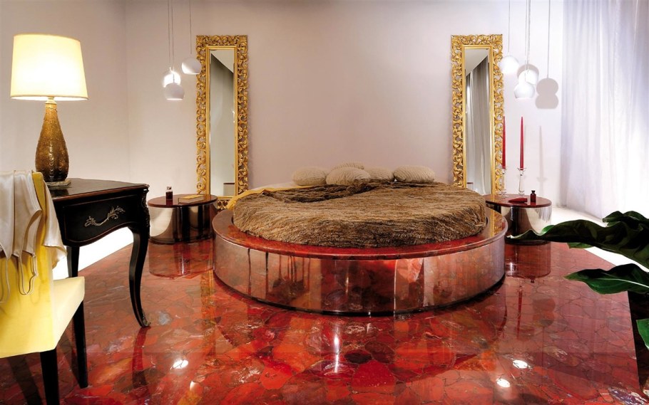 Интерьеры из красного мрамора