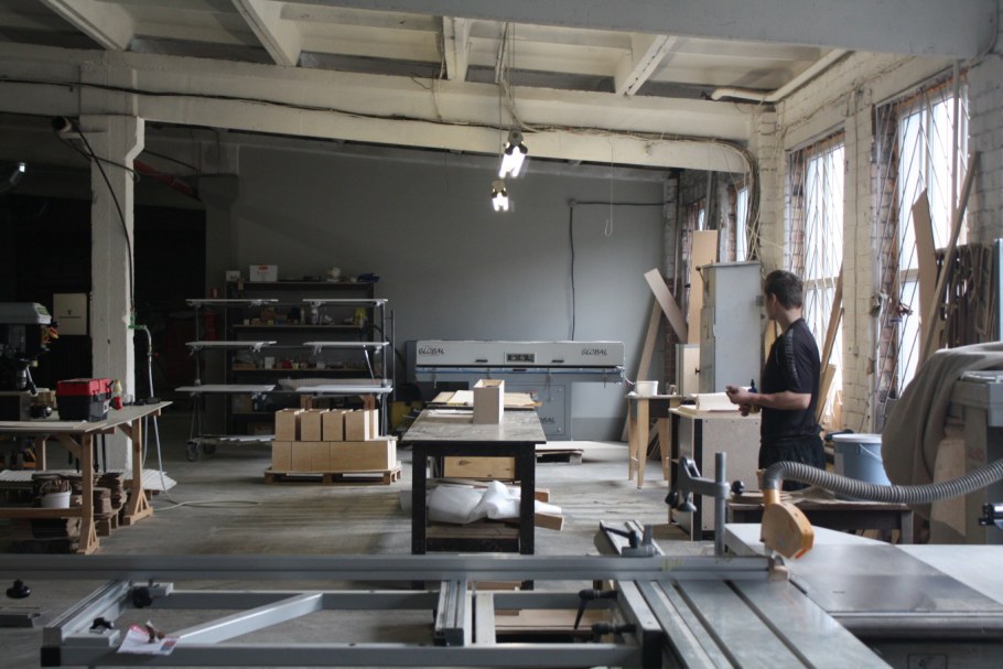 Фабрика дверей работа