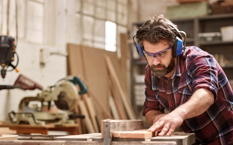 Столяр плотник