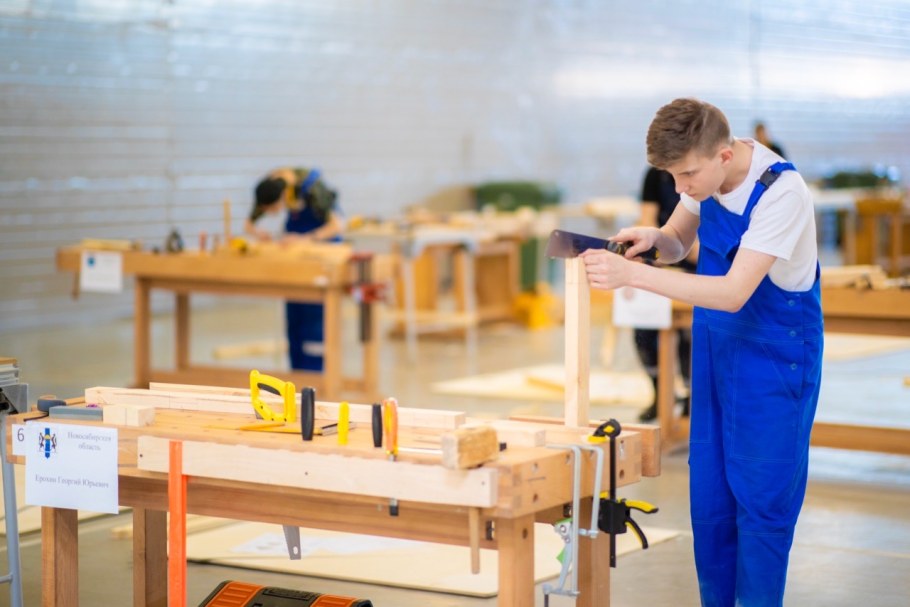 Мастер столярного и мебельного производства