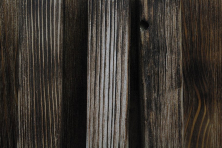 Структурные неровности древесины