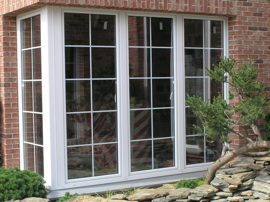 Окна Рехау со шпросами