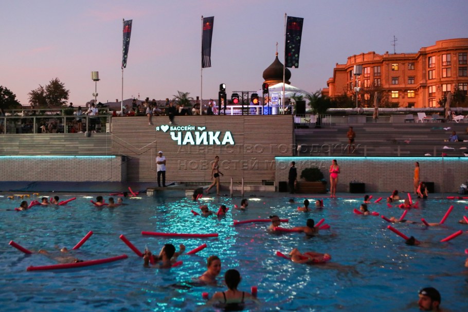 Видное бассейн под открытым небом