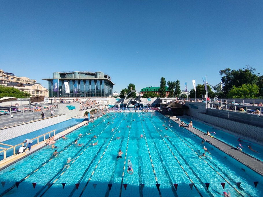 Бассейн Москва