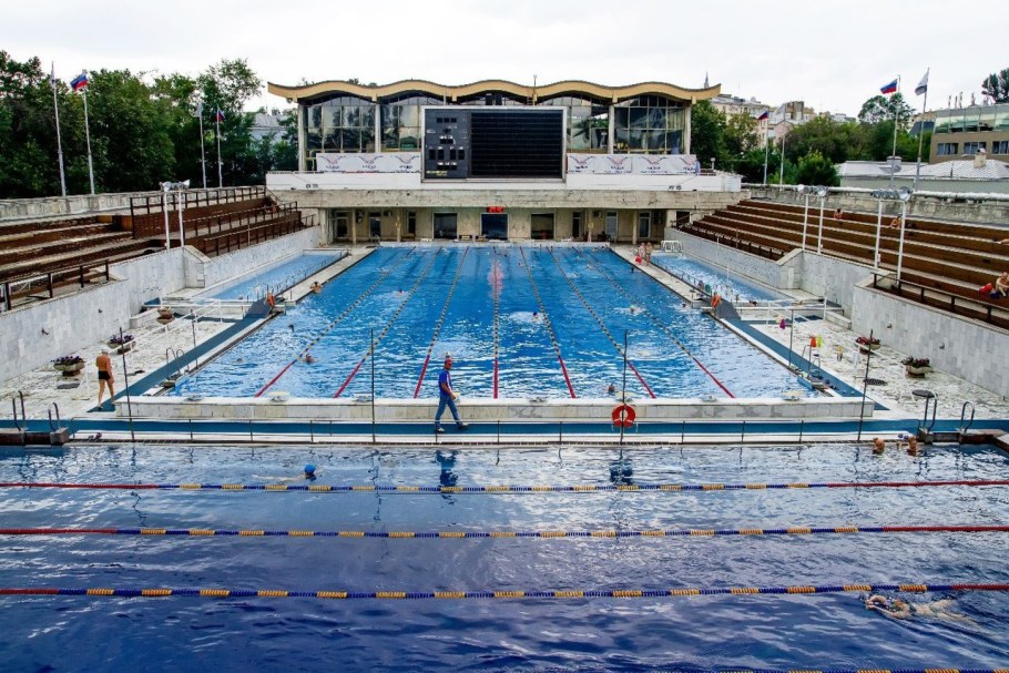 Бассейн под открытым небом в Москве