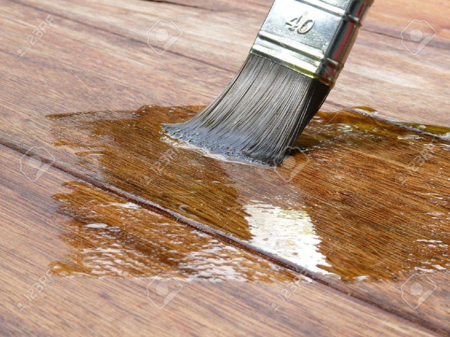 Покрытие лаком деревянных изделий