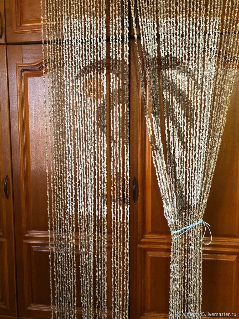 Висячие шторы на дверь