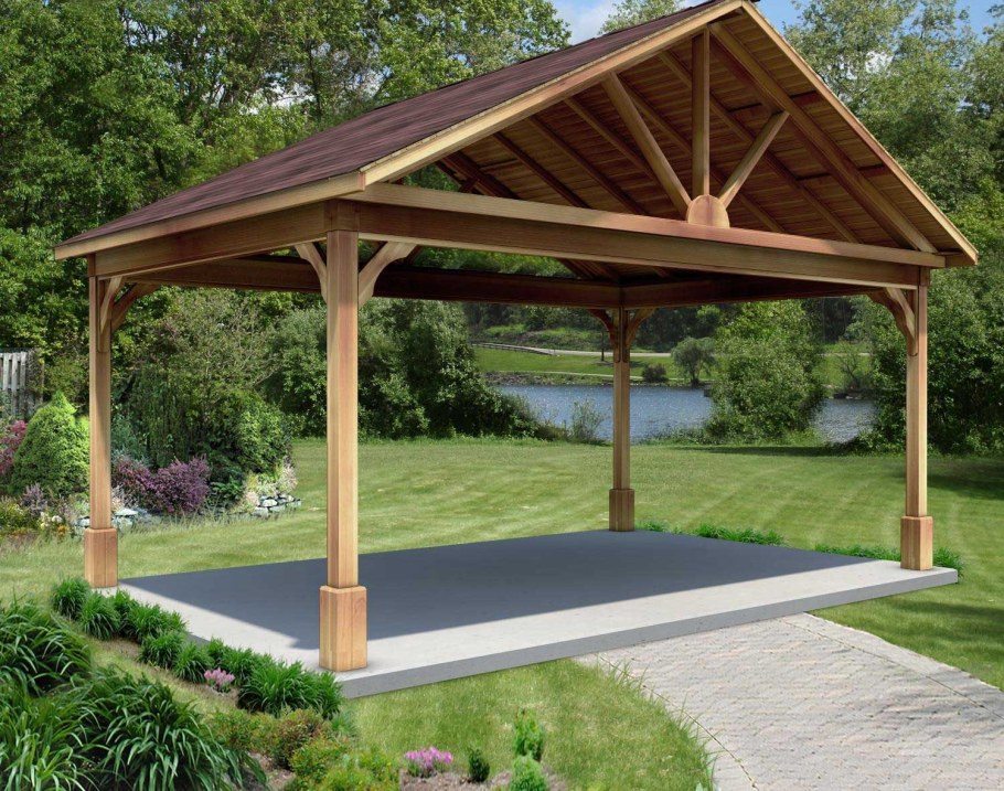 Беседка с двухскатной крышей