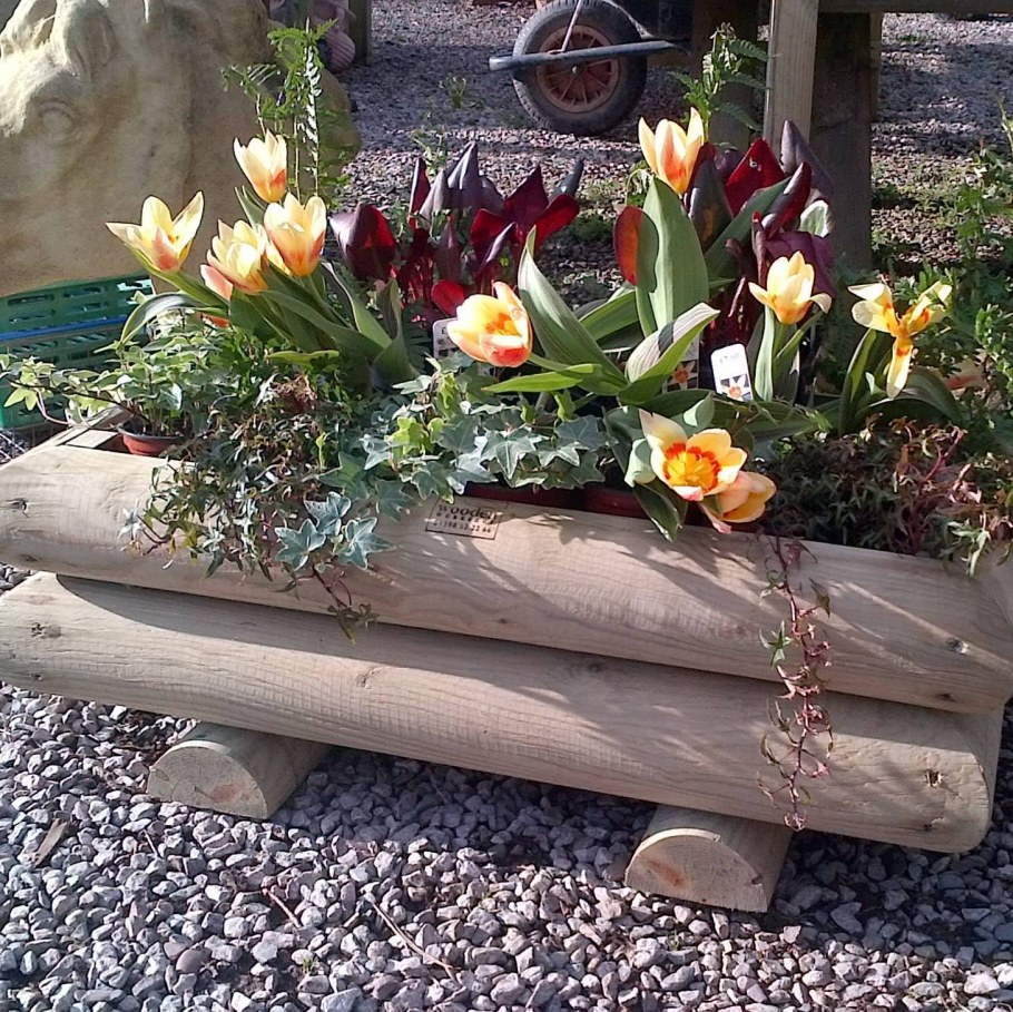 Клумбы из дерева