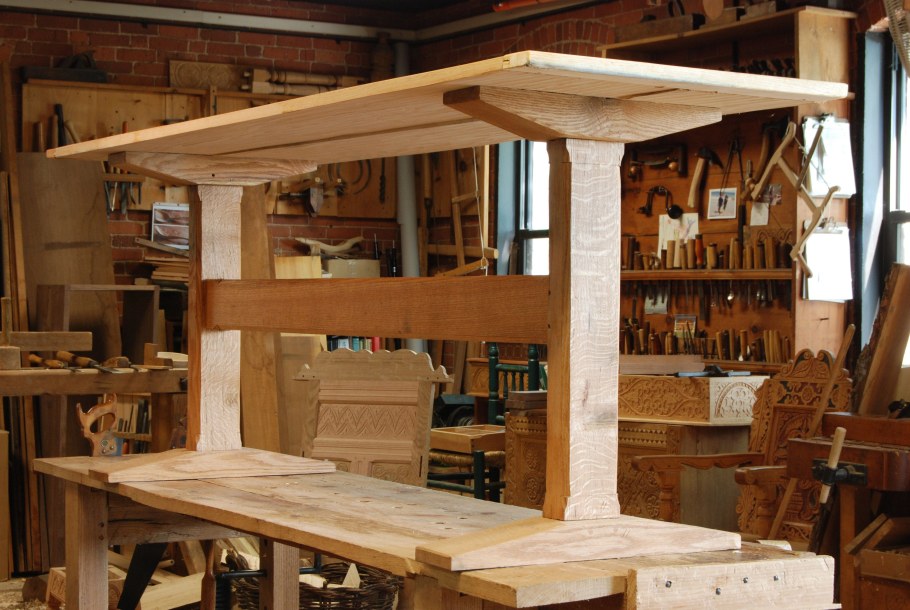 Столярная мастерская в гараже