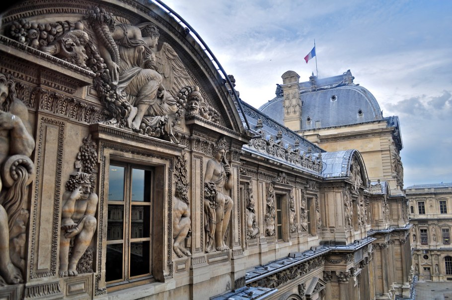 Западный фасад Лувра