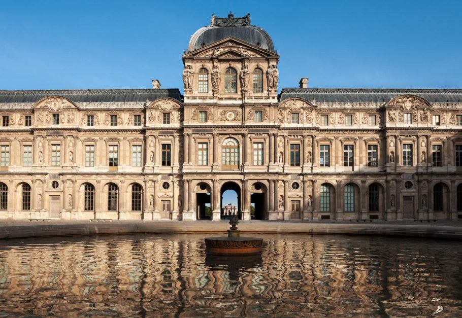 Пьер Леско. Западный надворный фасад Лувра.