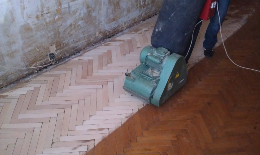 Машинка для циклевания пола